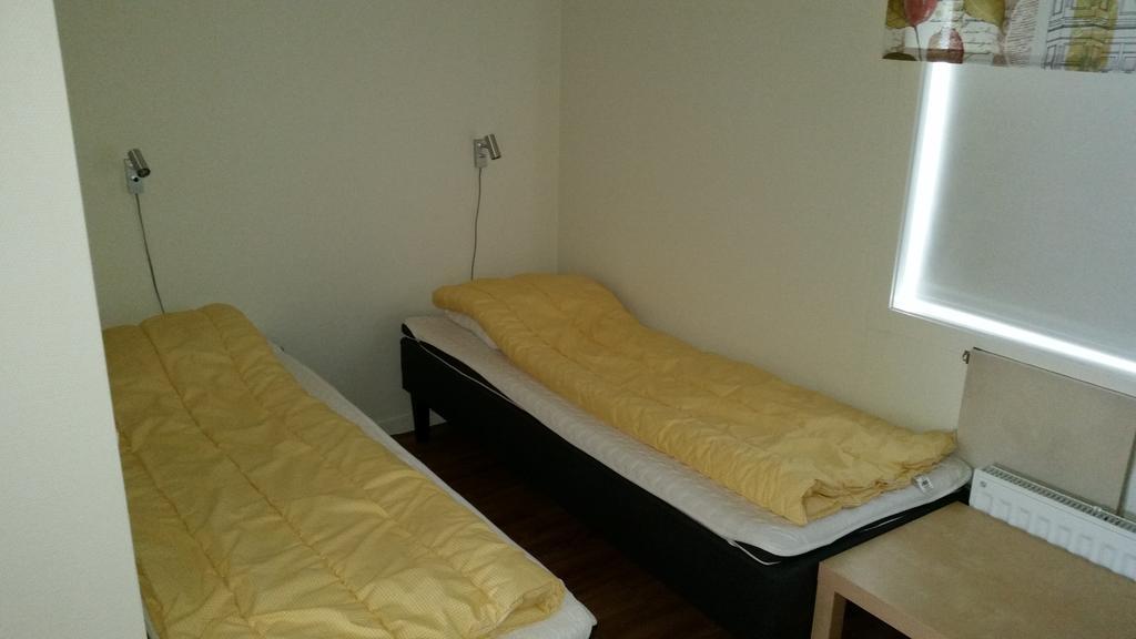 瓦尔贝里Apelvikstrand Semesterlagenheter公寓式酒店 客房 照片